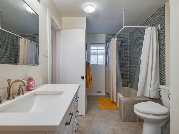 846  Creekridge Drive , Dallas Texas 75218