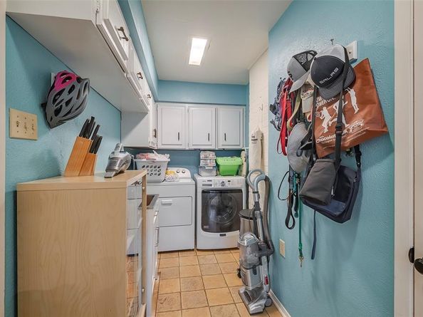 846  Creekridge Drive , Dallas Texas 75218