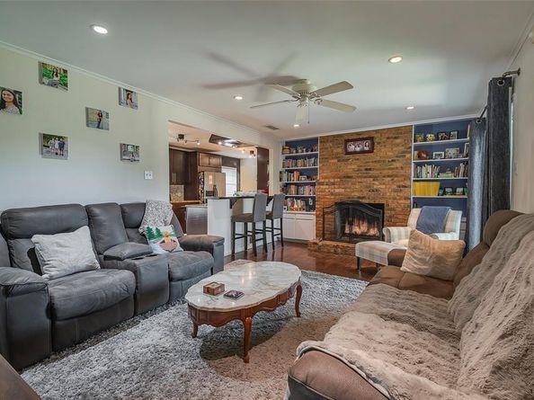 846  Creekridge Drive , Dallas Texas 75218