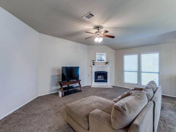 700  Lark Drive , Aubrey Texas 76227