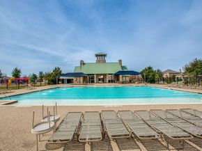 700  Lark Drive , Aubrey Texas 76227