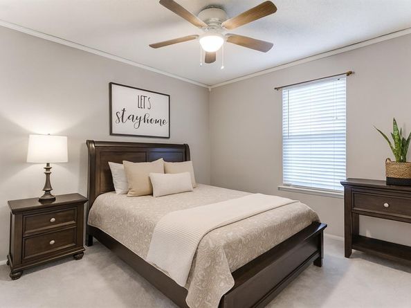 17  Abbey Road , Euless Texas 76039