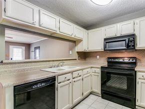 17  Abbey Road , Euless Texas 76039