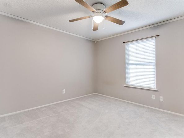 17  Abbey Road , Euless Texas 76039