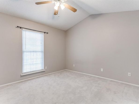 17  Abbey Road , Euless Texas 76039