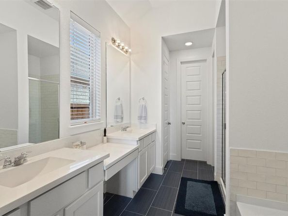 1609  Canter Court , Aubrey Texas 76227