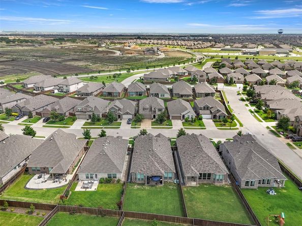 1609  Canter Court , Aubrey Texas 76227