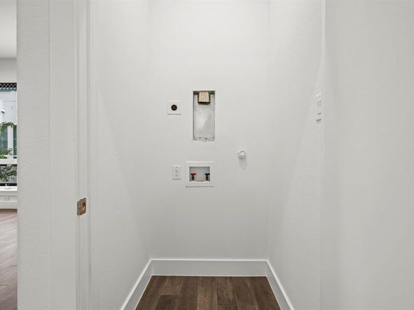 1771  Mccoy Street  305, Dallas Texas 75204