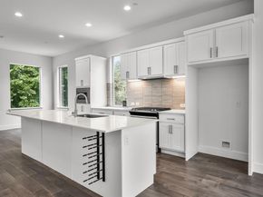 1771  Mccoy Street  305, Dallas Texas 75204