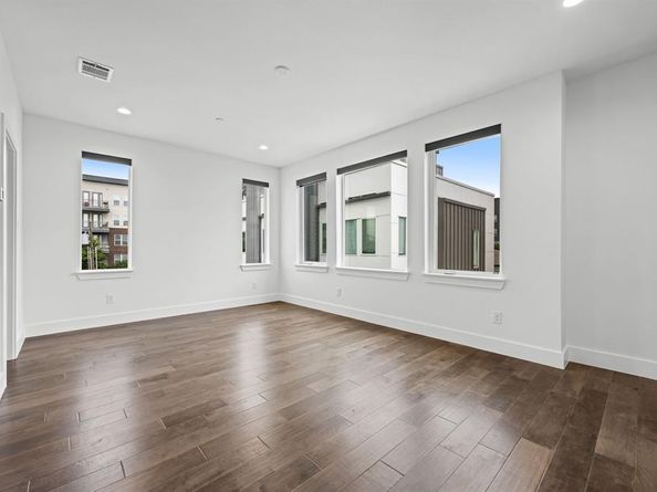 1771  Mccoy Street  305, Dallas Texas 75204