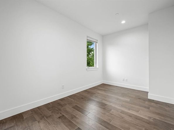 1771  Mccoy Street  305, Dallas Texas 75204