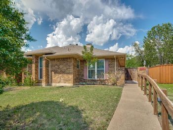 806  Saint Paul Court 