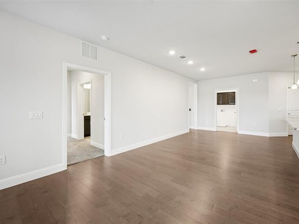 1735  Wittington Place  2203, Farmers Branch Texas 75234