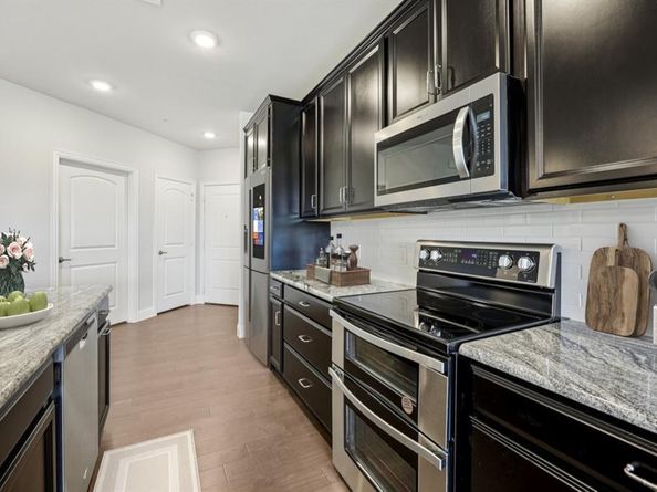 1735  Wittington Place  2203, Farmers Branch Texas 75234