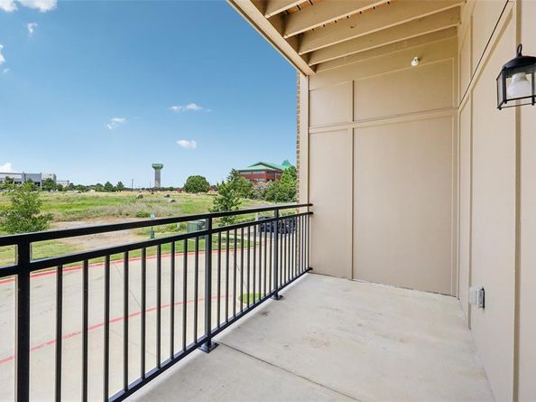 1735  Wittington Place  2203, Farmers Branch Texas 75234