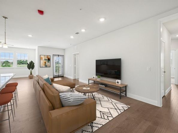 1735  Wittington Place  2203, Farmers Branch Texas 75234