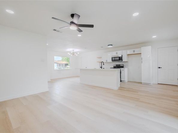 3505  Pacesetter Drive , Dallas Texas 75241
