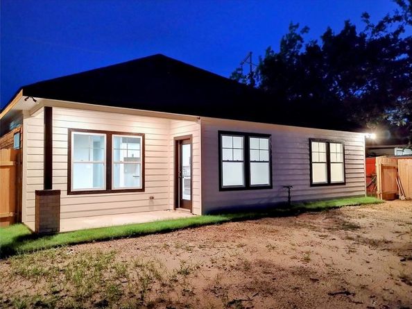 8219  Elam Road , Dallas Texas 75217