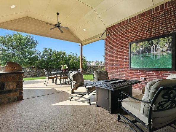 10883  Smoky Oak Trail , Flower Mound Texas 76226