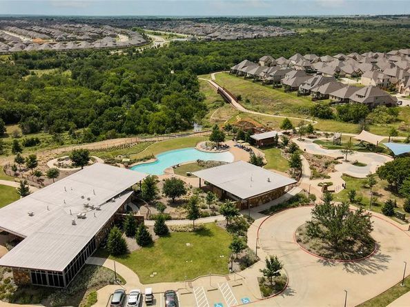 10883  Smoky Oak Trail , Flower Mound Texas 76226