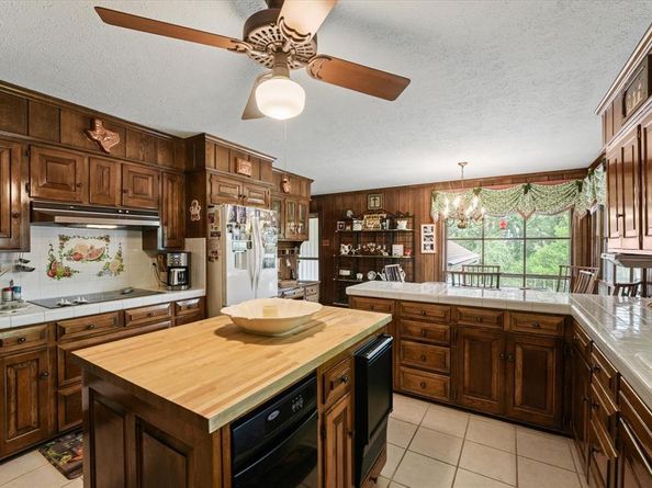 1407  Ridgecrest Circle , Denton Texas 76205