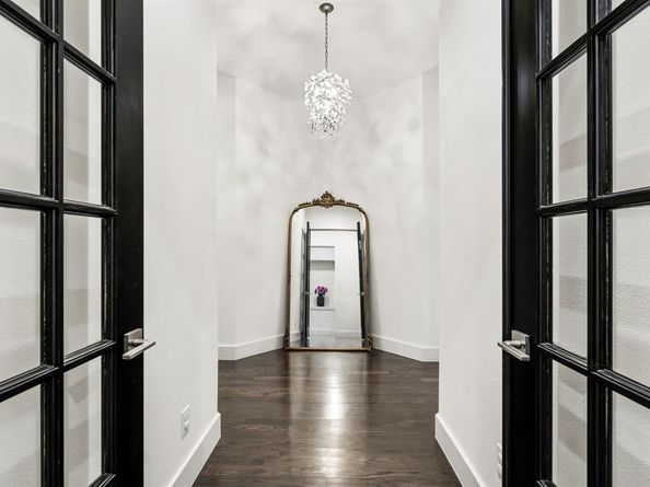 6921  Valley View Lane , Dallas Texas 75240
