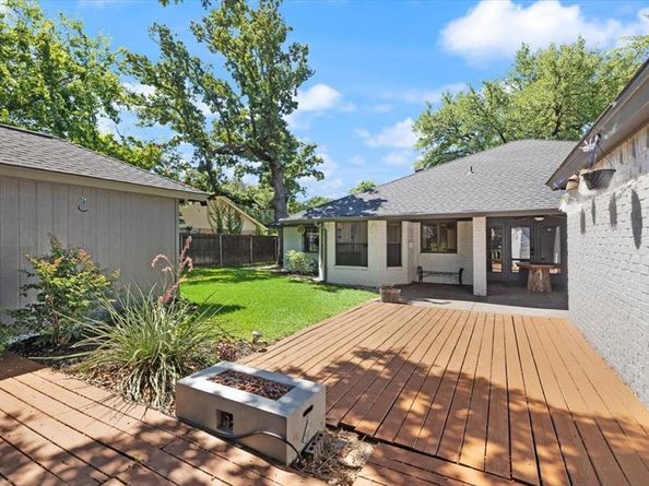 1001  Springfield Street , Mansfield Texas 76063