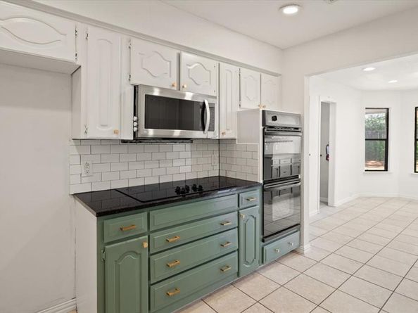1001  Springfield Street , Mansfield Texas 76063