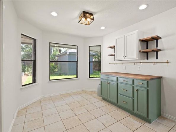 1001  Springfield Street , Mansfield Texas 76063