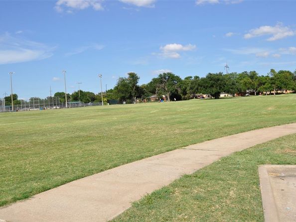 704  Ridgedale Drive , Richardson Texas 75080
