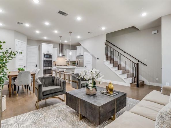 8269  Laflin Lane , Dallas Texas 75231