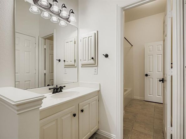 5604  Belle Chasse Lane , Frisco Texas 75035