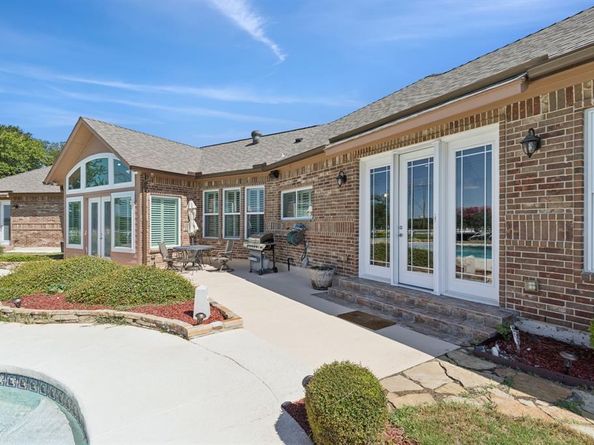 6718  Eastview Drive , Sachse Texas 75048
