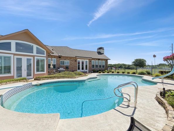 6718  Eastview Drive , Sachse Texas 75048