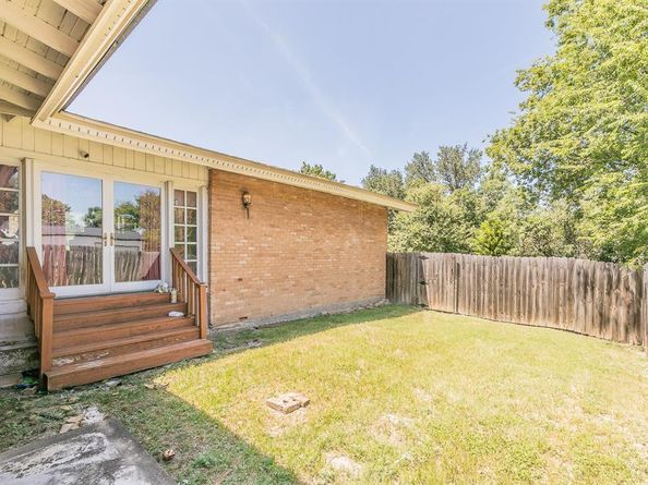 6207  Lyndon B Johnson Freeway , Dallas Texas 75240