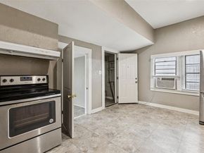 724 W 7th Street , Dallas Texas 75208