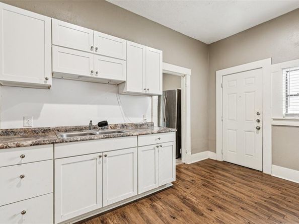 724 W 7th Street , Dallas Texas 75208