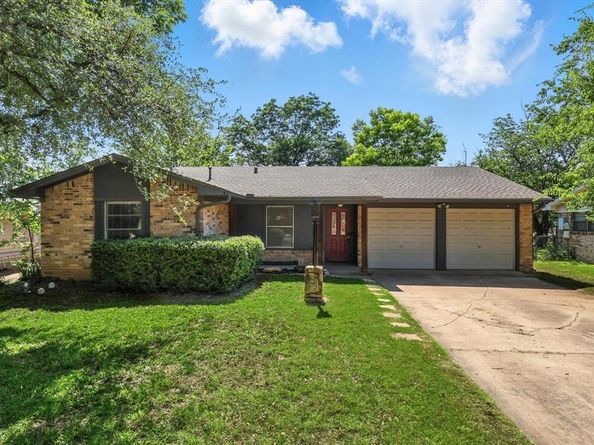 2206  Westwood Drive , Denton Texas 76205