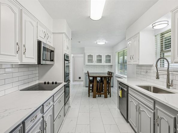 2400  Windsor Place , Plano Texas 75075