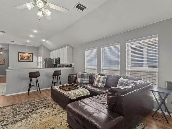 1732  Jasmine Trail , Savannah Texas 76227