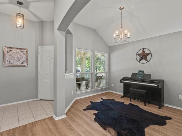 1732  Jasmine Trail , Savannah Texas 76227