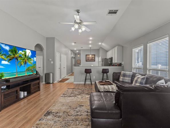 1732  Jasmine Trail , Savannah Texas 76227