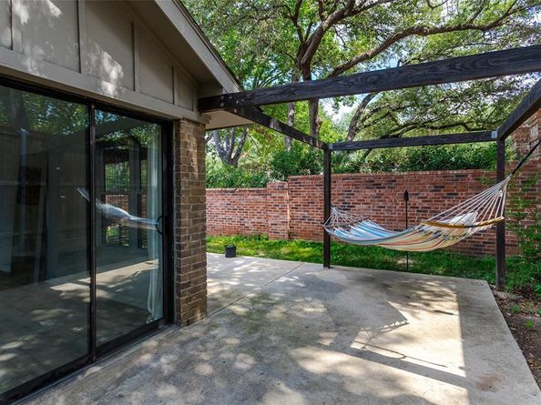 14902  Le Grande Drive , Addison Texas 75001