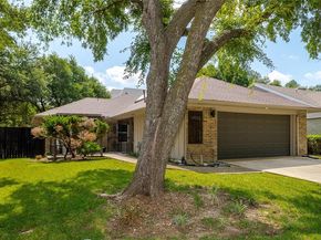 14902  Le Grande Drive , Addison Texas 75001