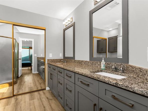 14902  Le Grande Drive , Addison Texas 75001