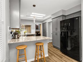 14902  Le Grande Drive , Addison Texas 75001