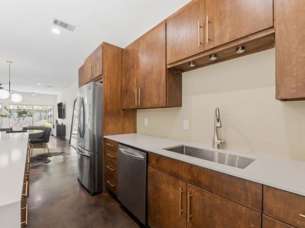 4411  Roseland Avenue , Dallas Texas 75204