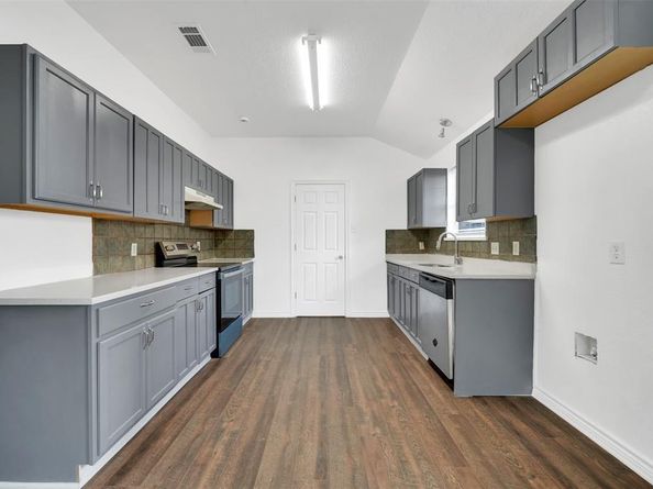 1724  Lincolnshire Way , Fort Worth Texas 76134