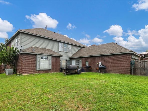 1528  Mill Creek Drive , DeSoto Texas 75115