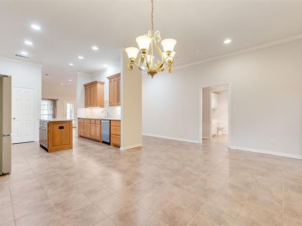 123  Crestpark Drive  36, Cedar Hill Texas 75104